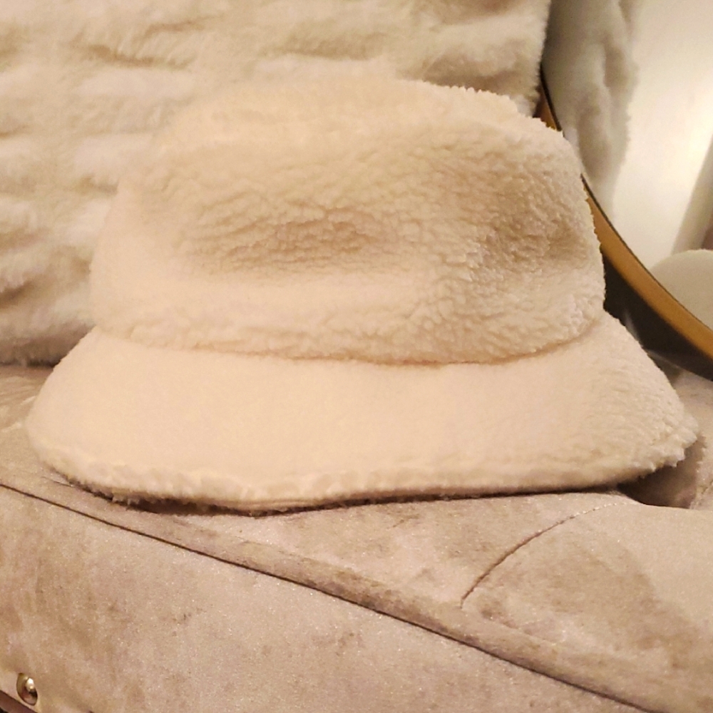 Old Navy Cream Fuzzy Bucket Hat